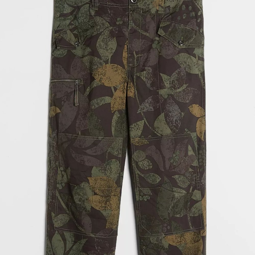 Anthropologie Ripley Utility Pants in Moss Camo Leaf Pattern Size 28